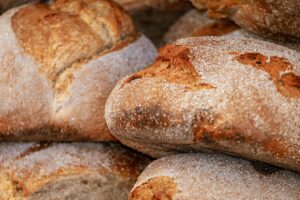 erlernen sie die kunst des brotbackens mit einfachen und leckeren rezepten f&uuml;r frisches, hausgemachtes brot.