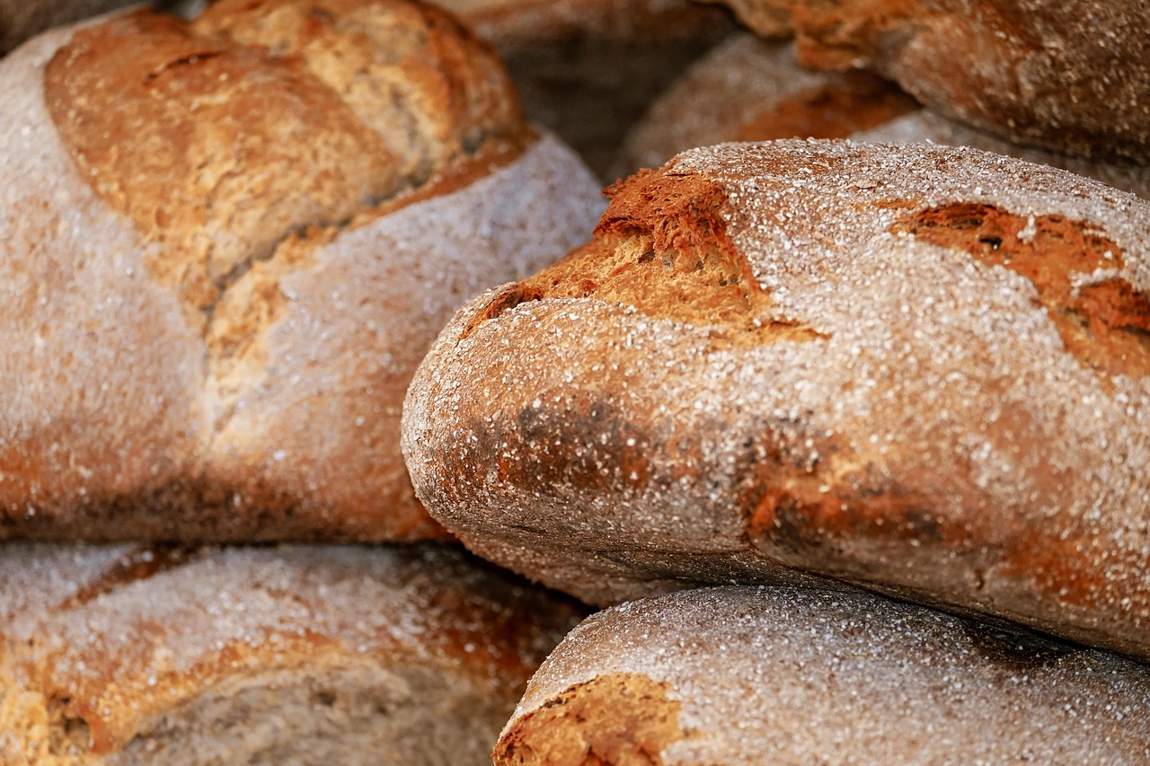 erlernen sie die kunst des brotbackens mit einfachen und leckeren rezepten f&uuml;r frisches, hausgemachtes brot.
